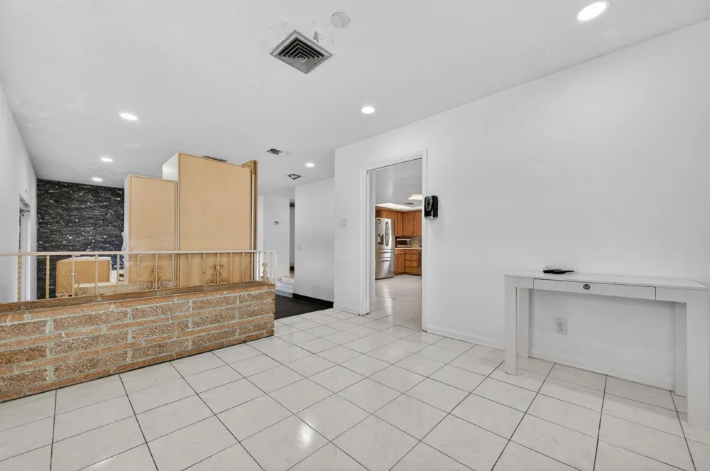 360 Kismet Avenue Pahokee, FL 33476