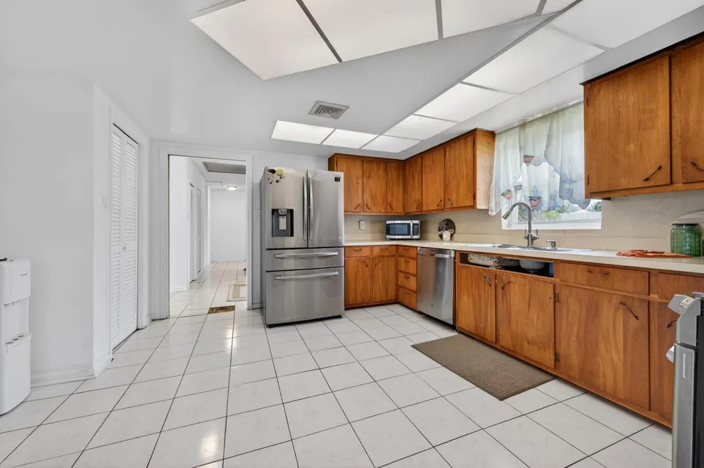 360 Kismet Avenue Pahokee, FL 33476