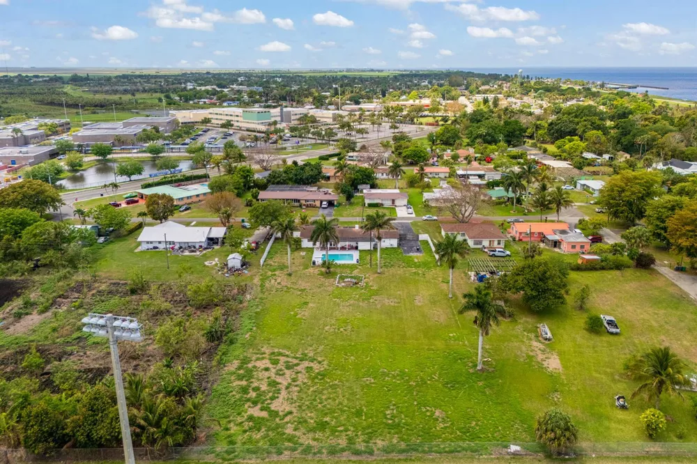 360 Kismet Avenue Pahokee, FL 33476