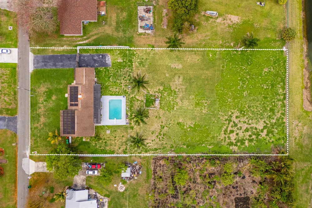 360 Kismet Avenue Pahokee, FL 33476