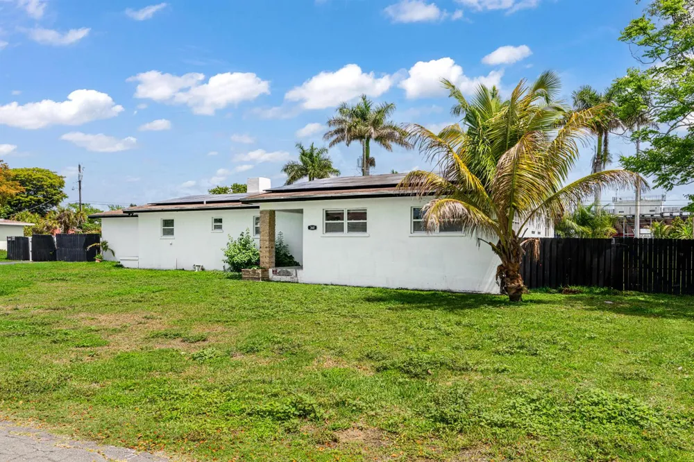 360 Kismet Avenue Pahokee, FL 33476