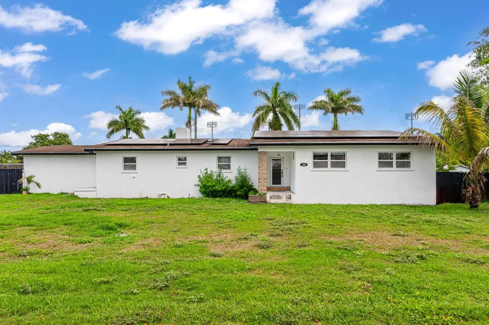 360 Kismet Avenue Pahokee, FL 33476