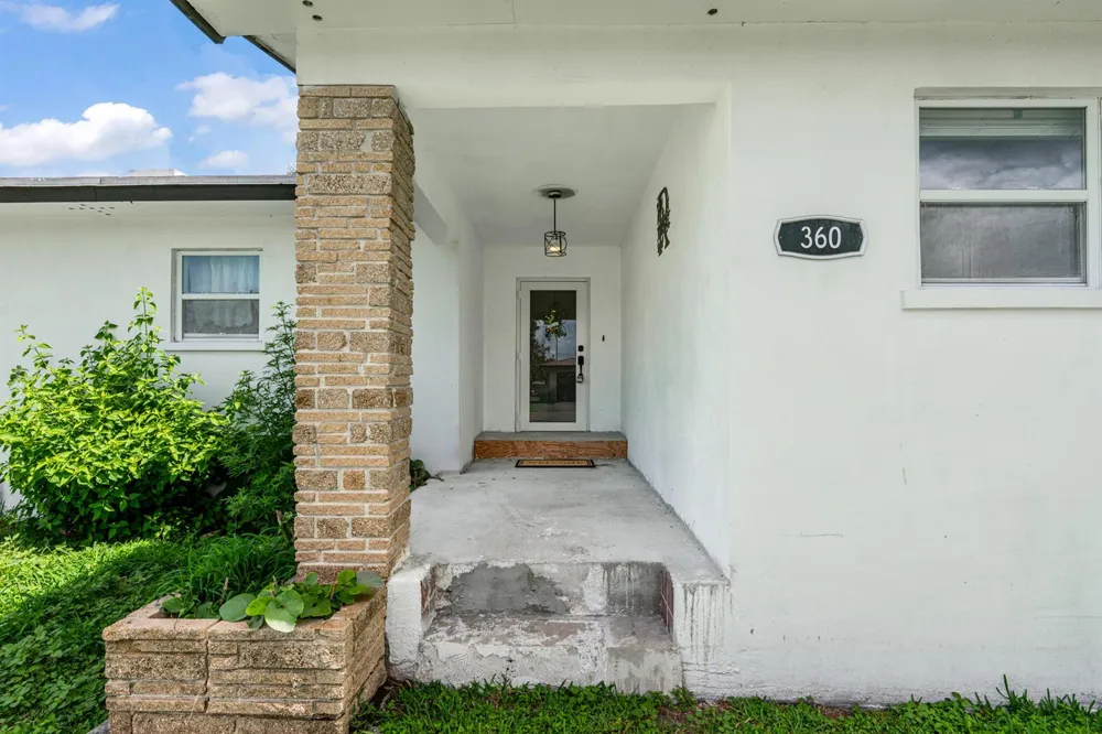 360 Kismet Avenue Pahokee, FL 33476