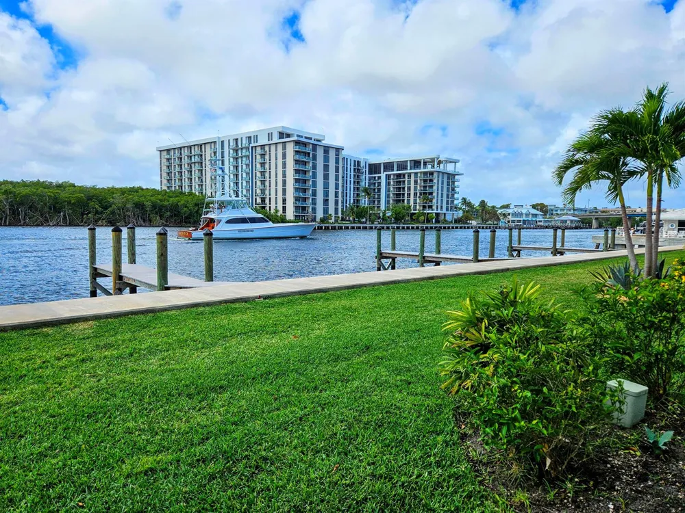 5530 Ocean Boulevard #106 Ocean Ridge, FL 33435