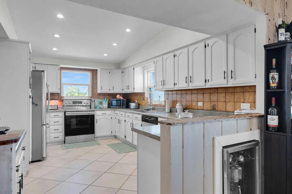 180 La Paloma Road Key Largo, FL 33037