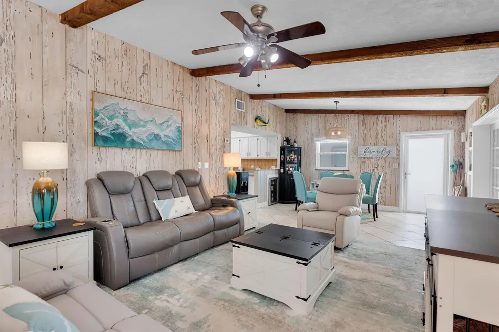180 La Paloma Road Key Largo, FL 33037