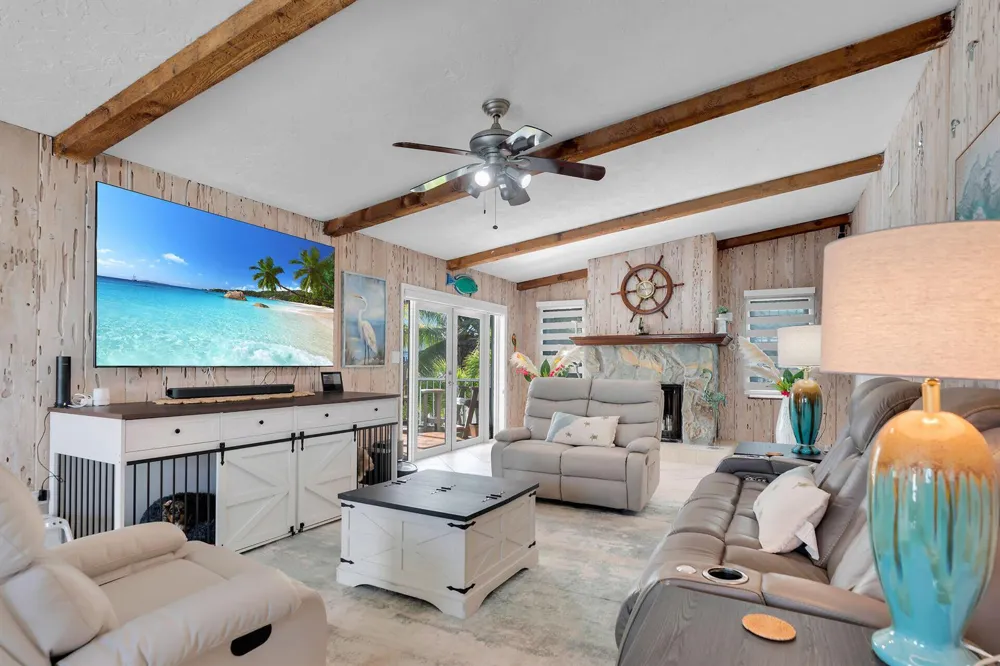 180 La Paloma Road Key Largo, FL 33037