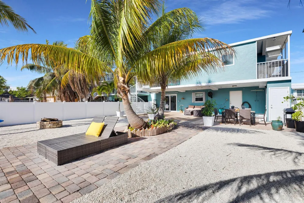 180 La Paloma Road Key Largo, FL 33037