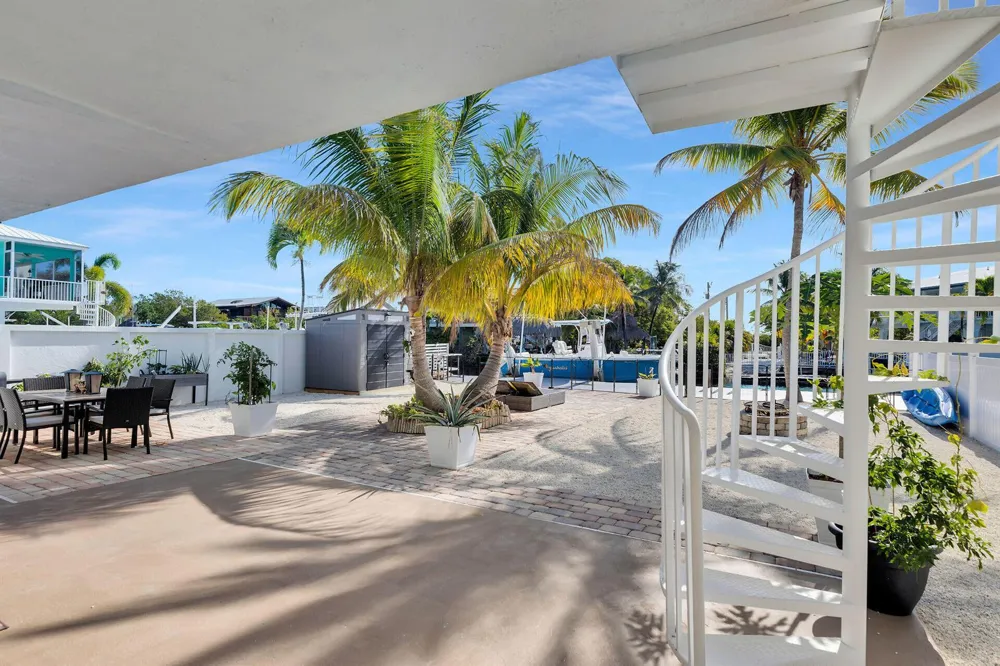 180 La Paloma Road Key Largo, FL 33037