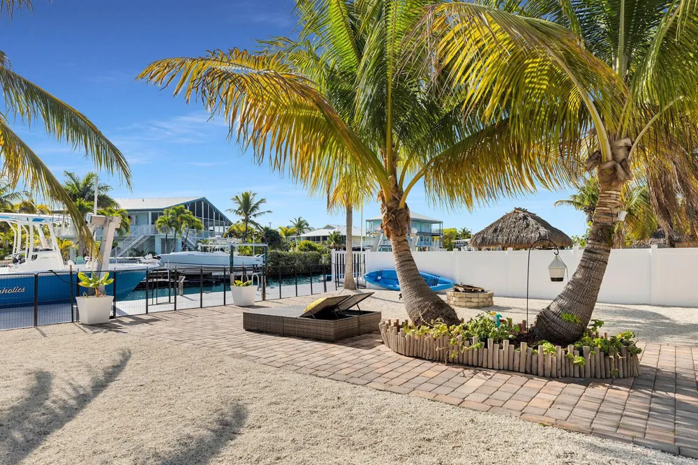 180 La Paloma Road Key Largo, FL 33037