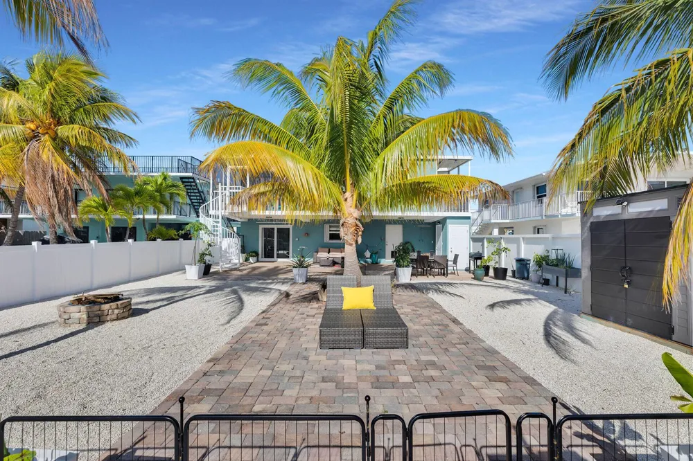 180 La Paloma Road Key Largo, FL 33037