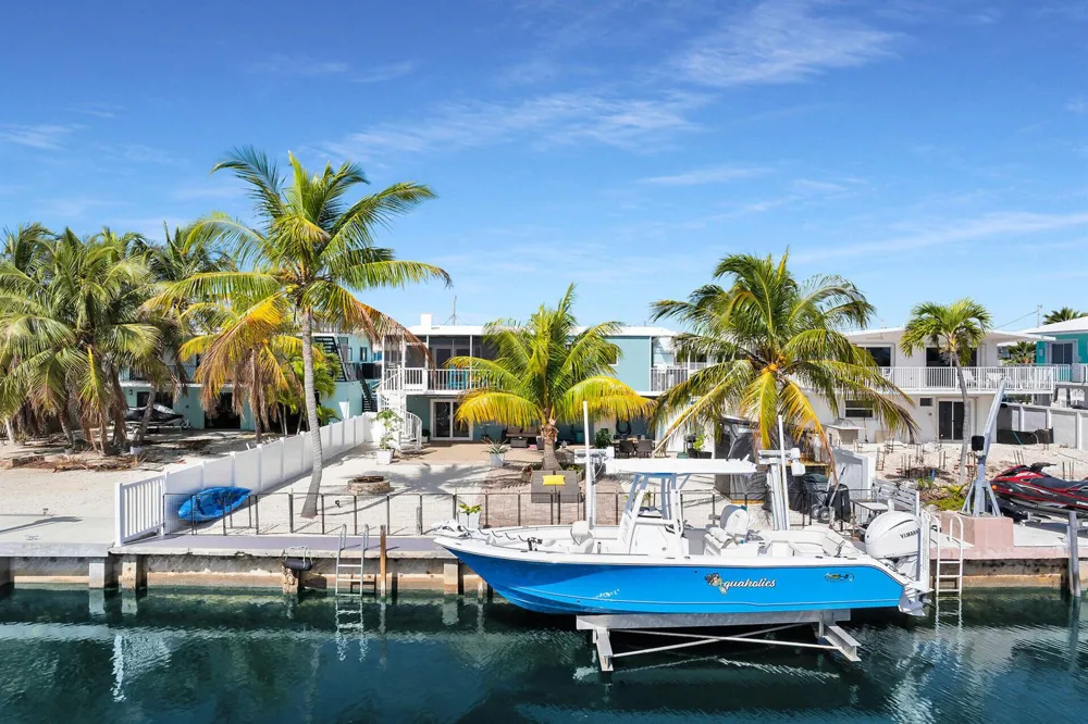 180 La Paloma Road Key Largo, FL 33037