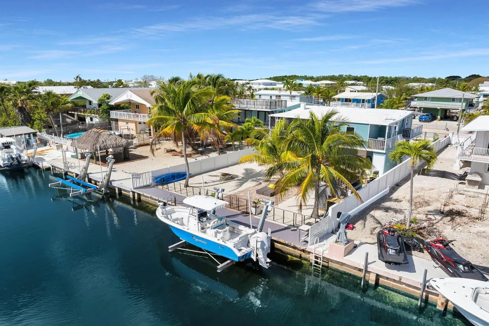 180 La Paloma Road Key Largo, FL 33037