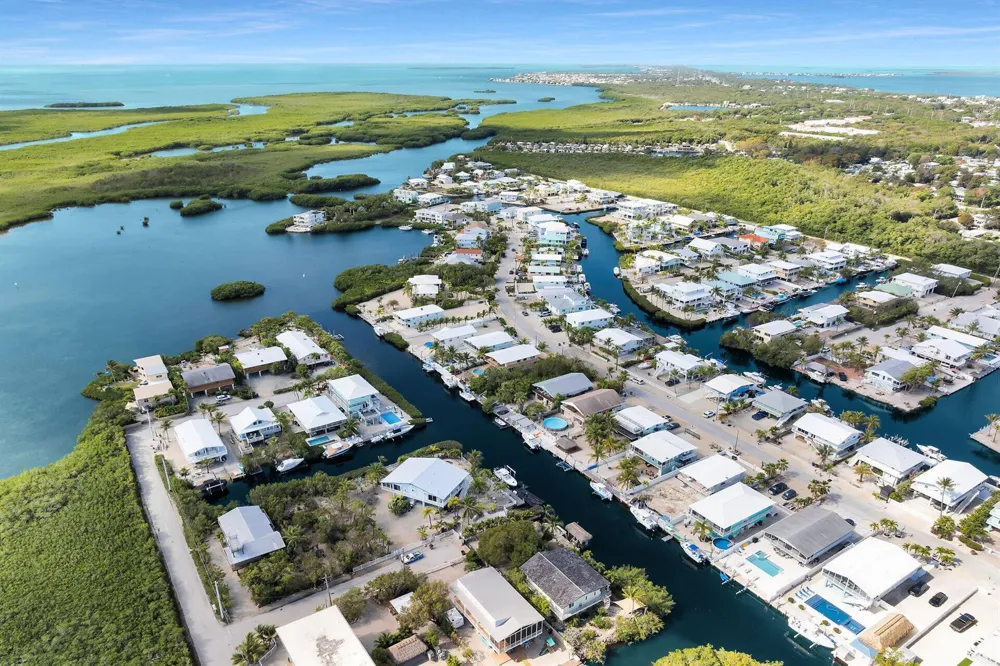 180 La Paloma Road Key Largo, FL 33037