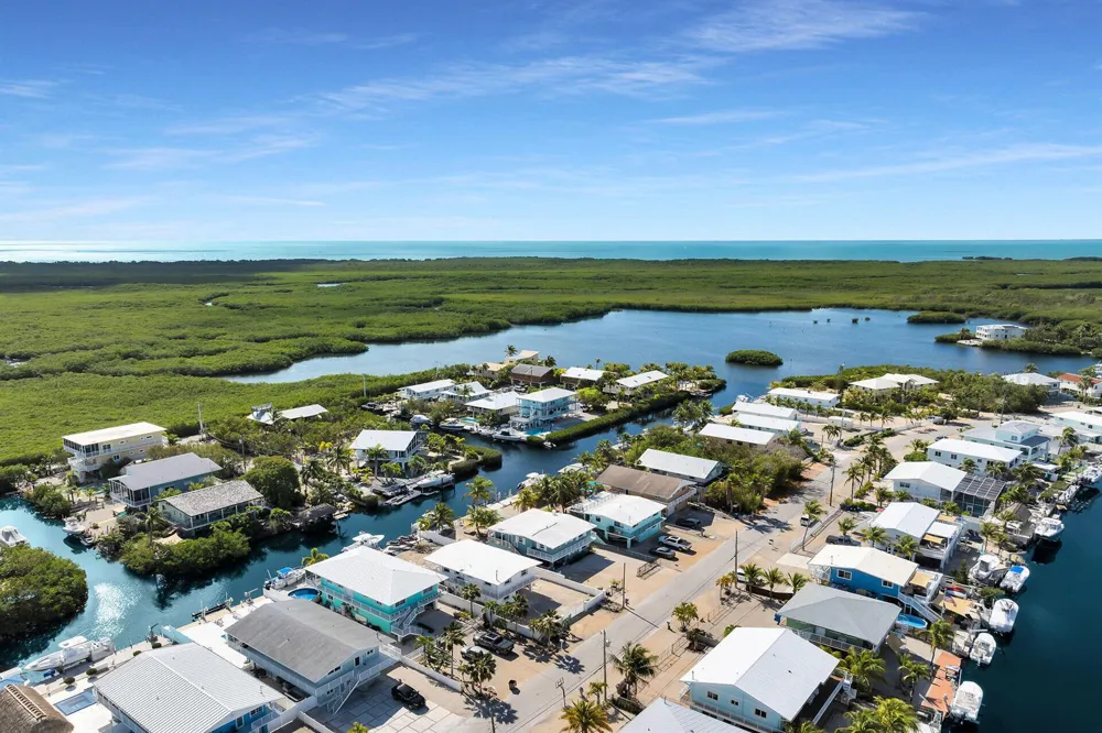 180 La Paloma Road Key Largo, FL 33037