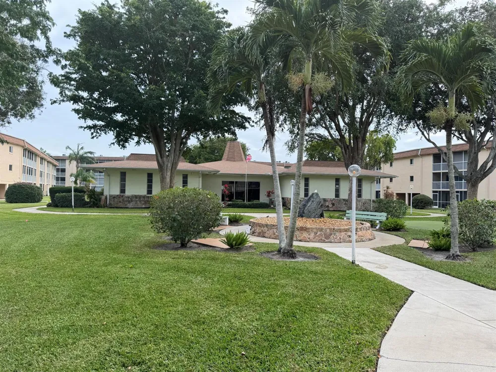 700 Village Green Court #302 Palm Springs, FL 33461