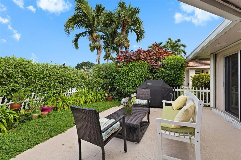 233 Rio Vista Circle #233 Atlantis, FL 33462