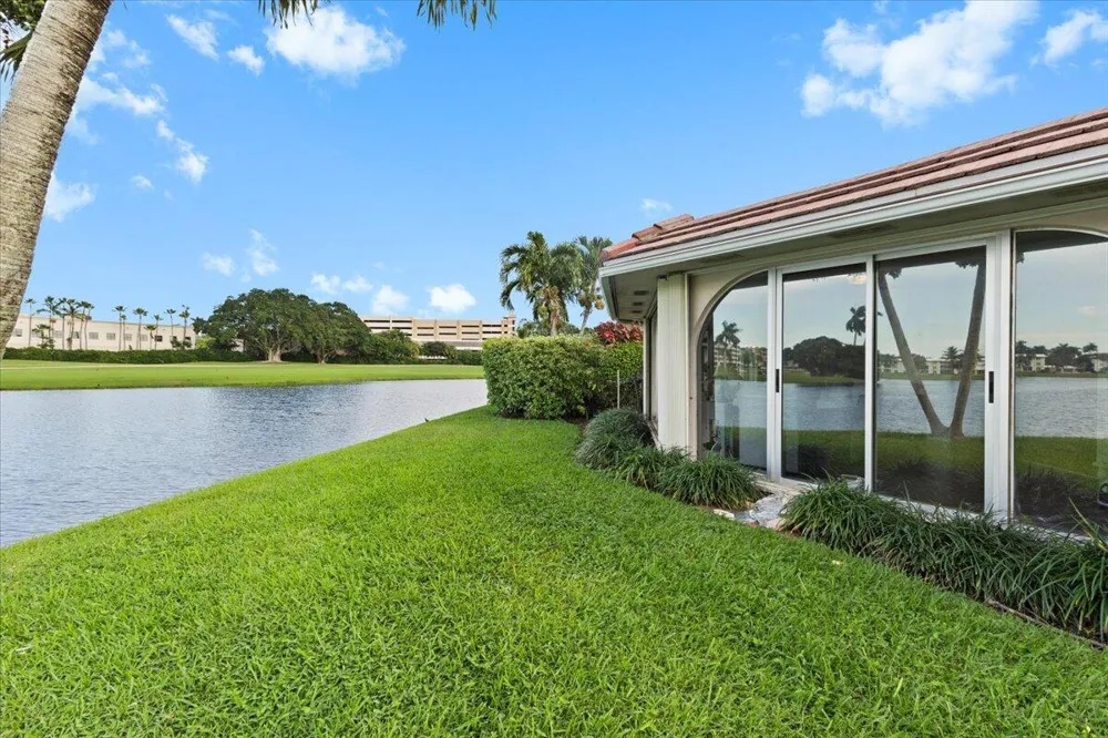 233 Rio Vista Circle #233 Atlantis, FL 33462