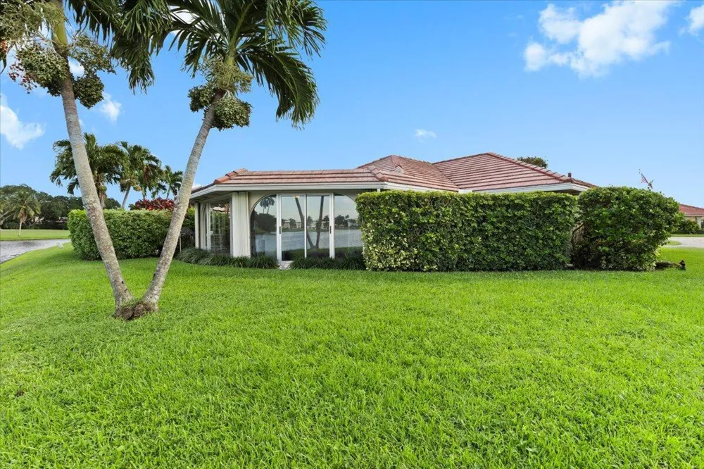 233 Rio Vista Circle #233 Atlantis, FL 33462