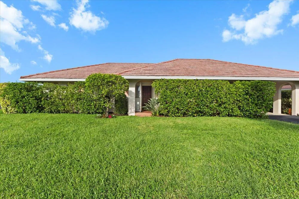233 Rio Vista Circle #233 Atlantis, FL 33462