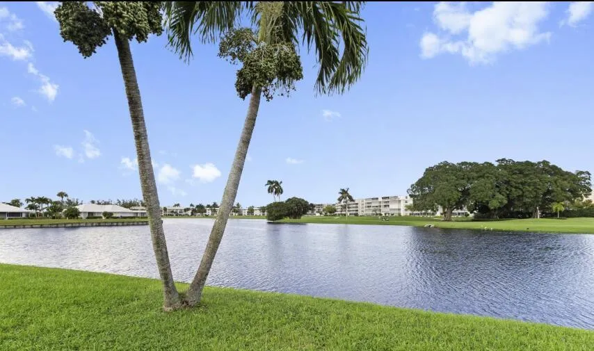 233 Rio Vista Circle #233 Atlantis, FL 33462