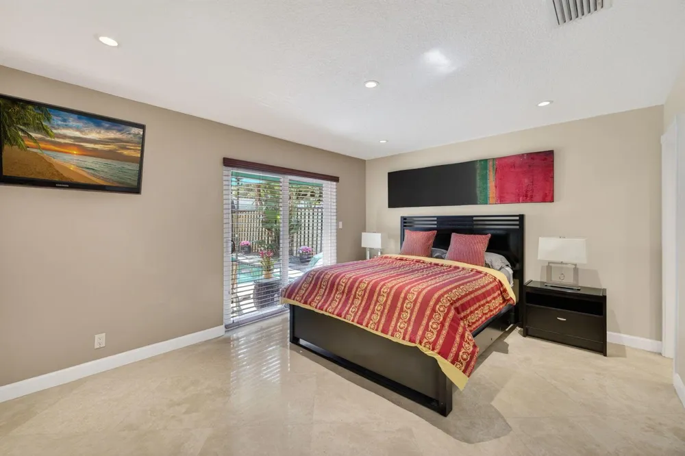 2300 NE 16th Avenue Wilton Manors, FL 33305
