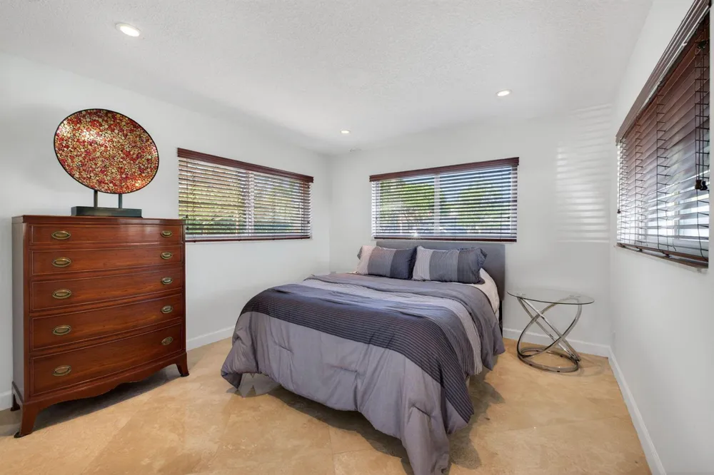 2300 NE 16th Avenue Wilton Manors, FL 33305