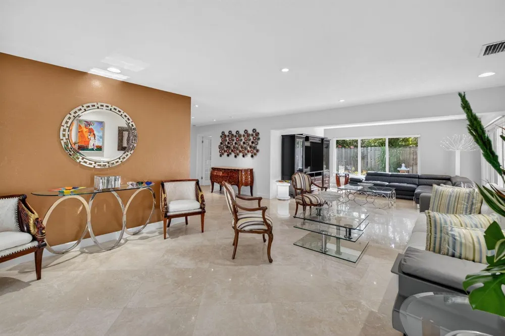 2300 NE 16th Avenue Wilton Manors, FL 33305