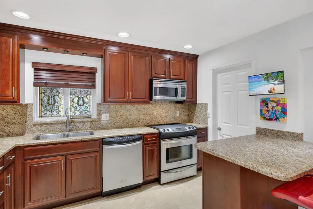 2300 NE 16th Avenue Wilton Manors, FL 33305
