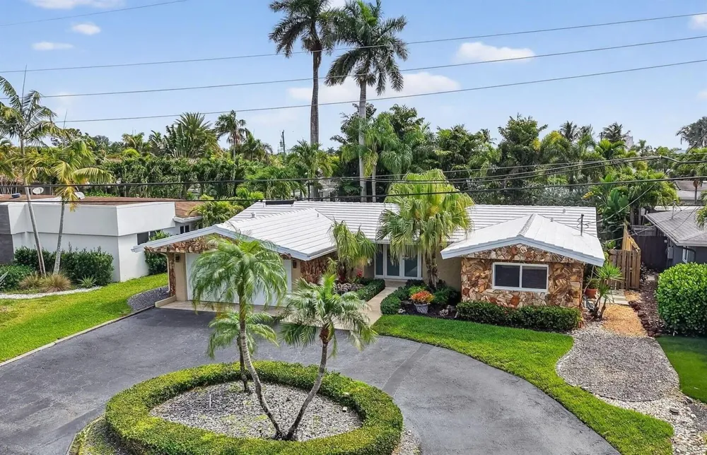 2300 NE 16th Avenue Wilton Manors, FL 33305