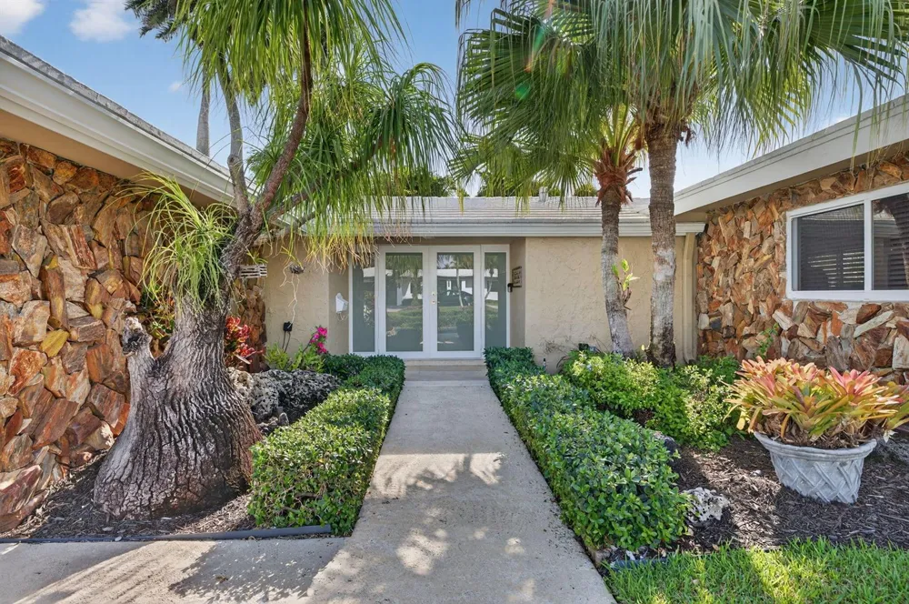 2300 NE 16th Avenue Wilton Manors, FL 33305