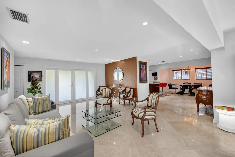 2300 NE 16th Avenue Wilton Manors, FL 33305