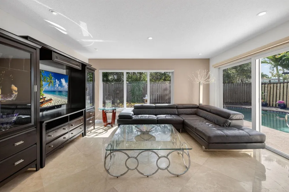 2300 NE 16th Avenue Wilton Manors, FL 33305