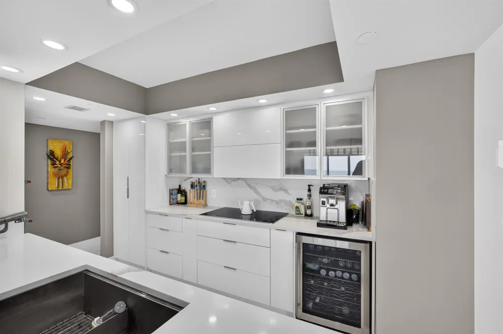 4100 Ocean Drive #1201 Singer Island, FL 33404