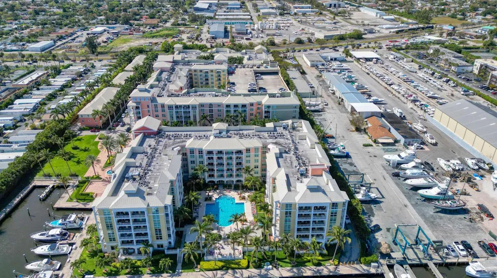 802 W Windward Way #311 Lantana, FL 33462