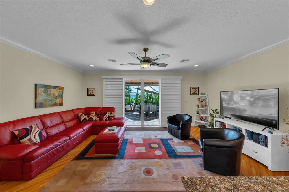 1327 SE 3rd Avenue Pompano Beach, FL 33060