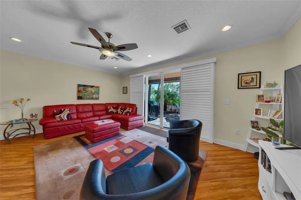 1327 SE 3rd Avenue Pompano Beach, FL 33060