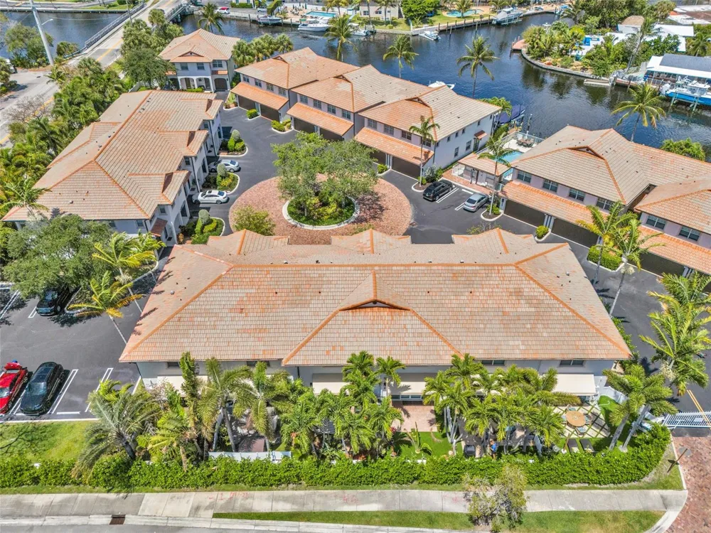 1327 SE 3rd Avenue Pompano Beach, FL 33060