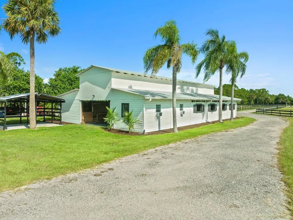 8530 8th Street Vero Beach, FL 32968