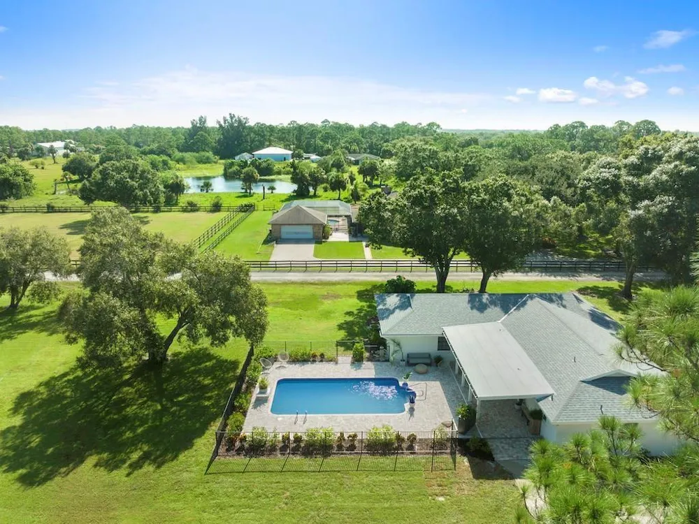 8530 8th Street Vero Beach, FL 32968