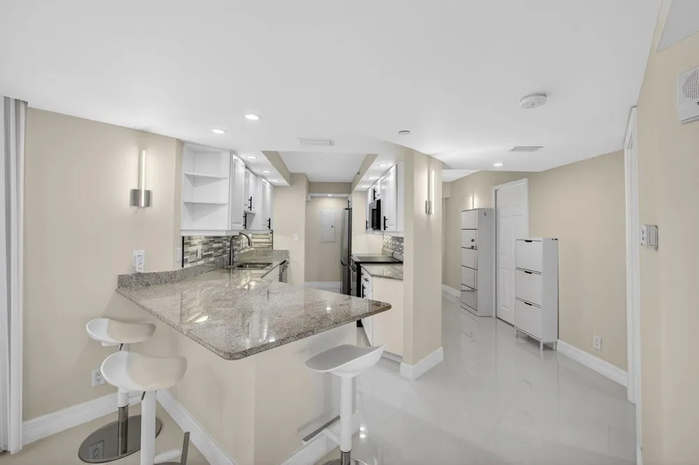 3000 Ocean Drive #2 F Singer Island, FL 33404