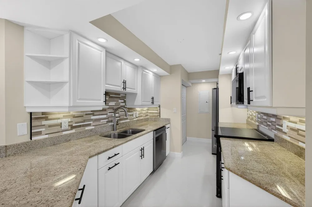 3000 Ocean Drive #2 F Singer Island, FL 33404