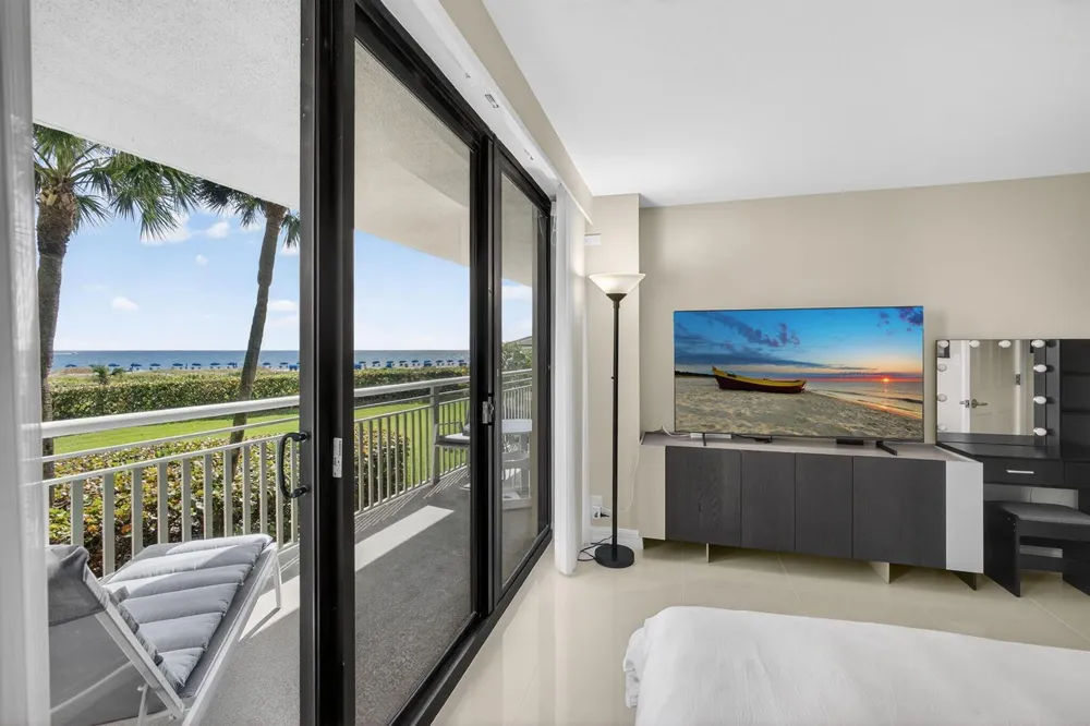 3000 Ocean Drive #2 F Singer Island, FL 33404