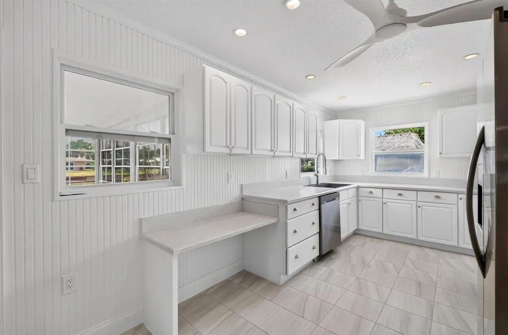 241 14th Place Vero Beach, FL 32960