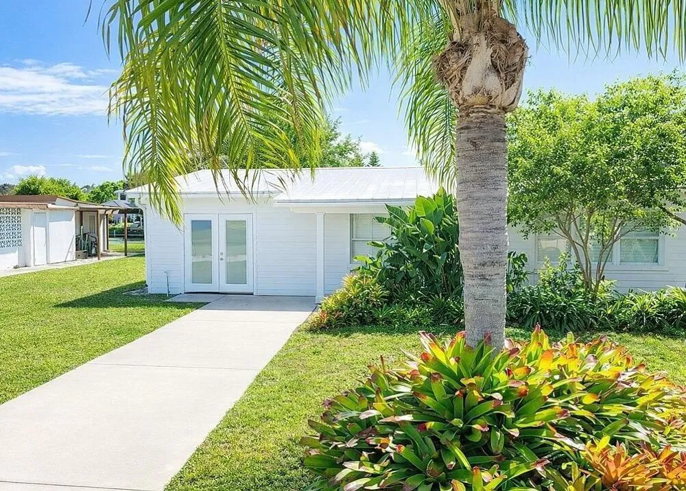 241 14th Place Vero Beach, FL 32960