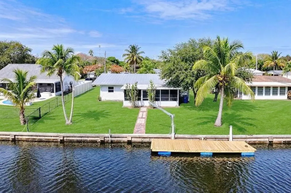 241 14th Place Vero Beach, FL 32960