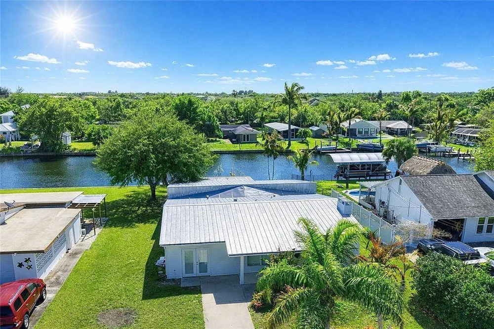 241 14th Place Vero Beach, FL 32960