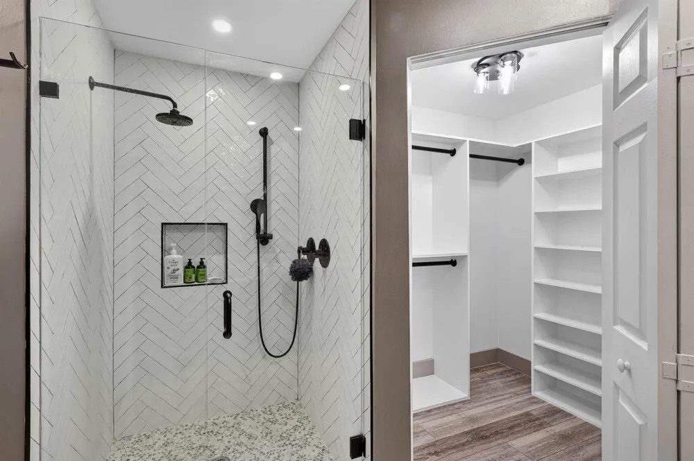 610 SE 21st Lane Cape Coral, FL 33990