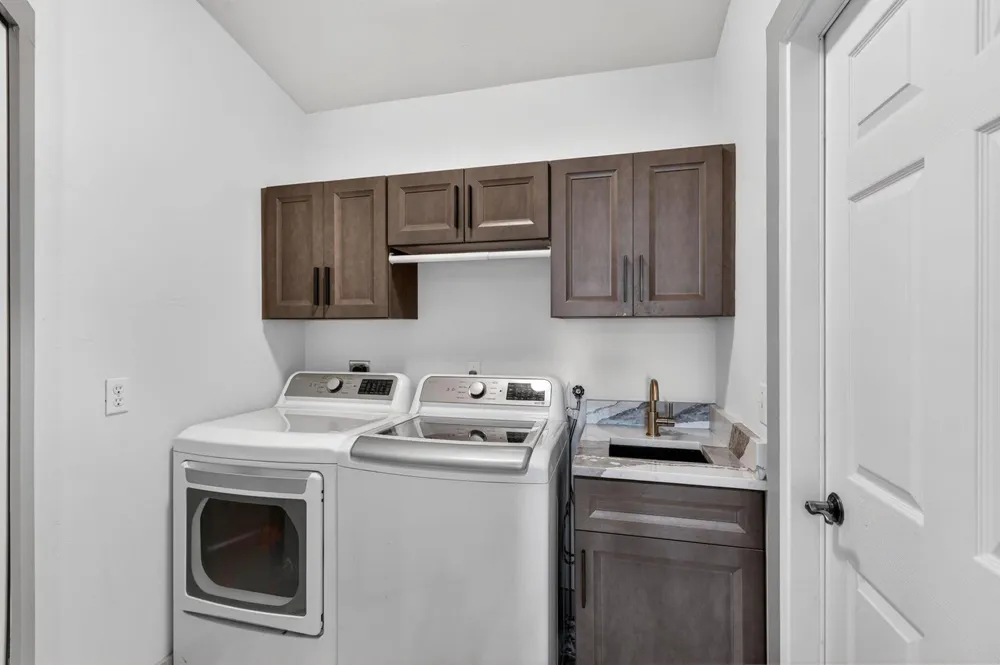 610 SE 21st Lane Cape Coral, FL 33990