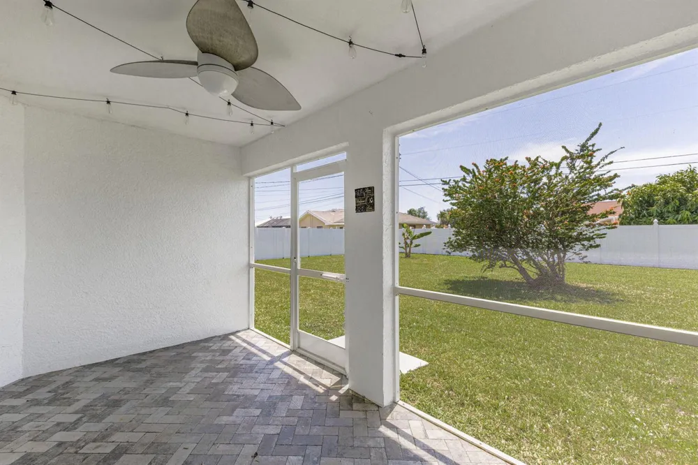 610 SE 21st Lane Cape Coral, FL 33990